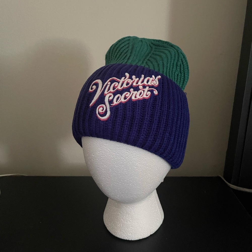 Victoria’s Secret Beanie,Color block,Winter Hat,Woman’s,NWT❄️